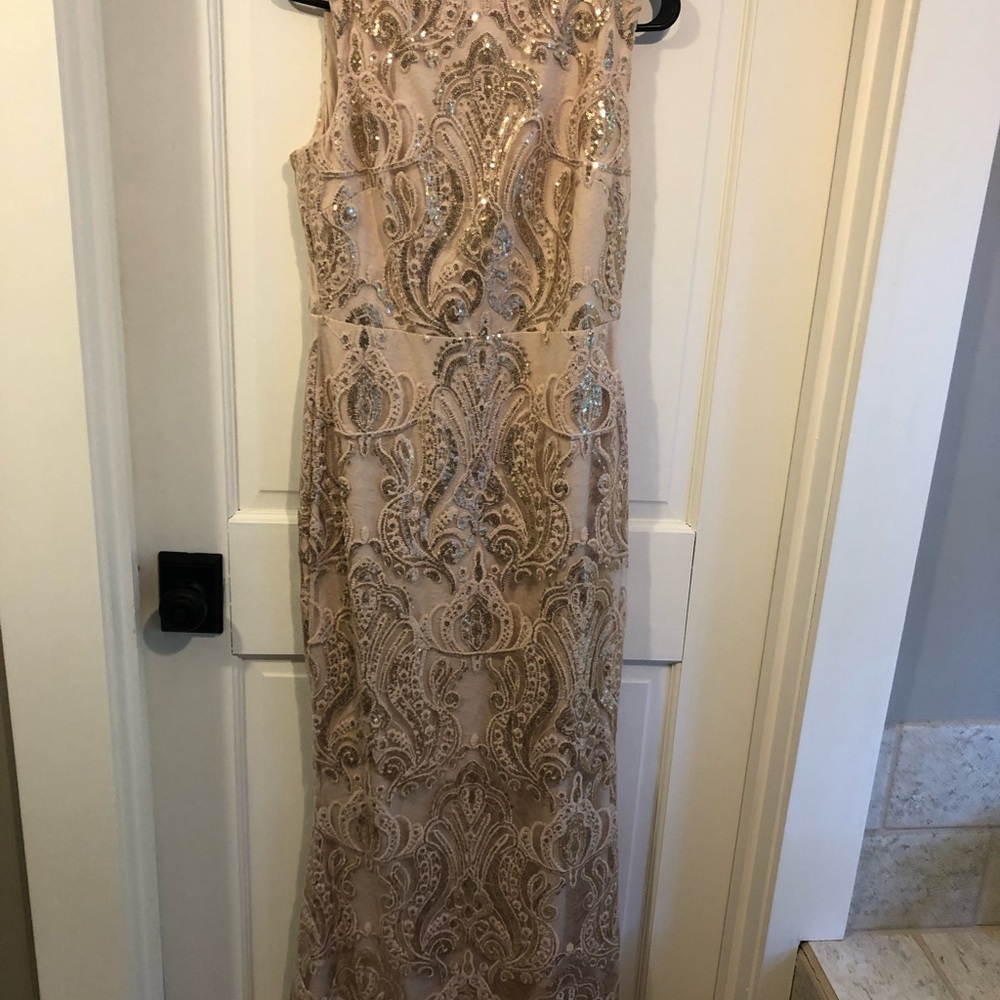 EUC Quiz Sleeveless Sequin Full length Gown - Champagne Gold w/Peachy/Rose Tones - Picture 8 of 15